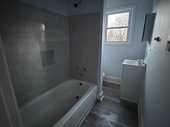 2nd image of 136-136 E Franklin St #3