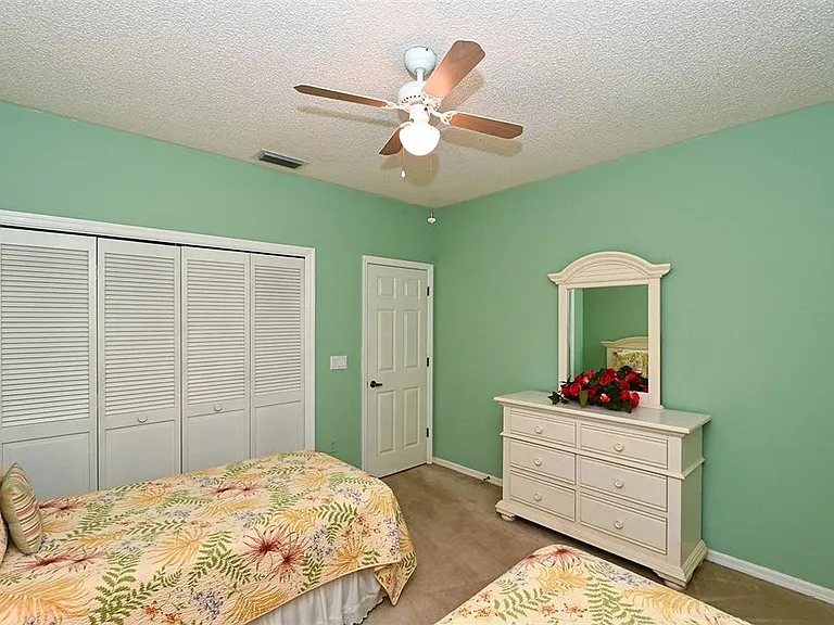 3866 Surrey Ct — Photo 34