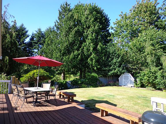 Deck for entertaining