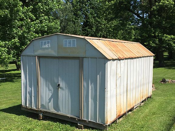 10' x 13' shed. 