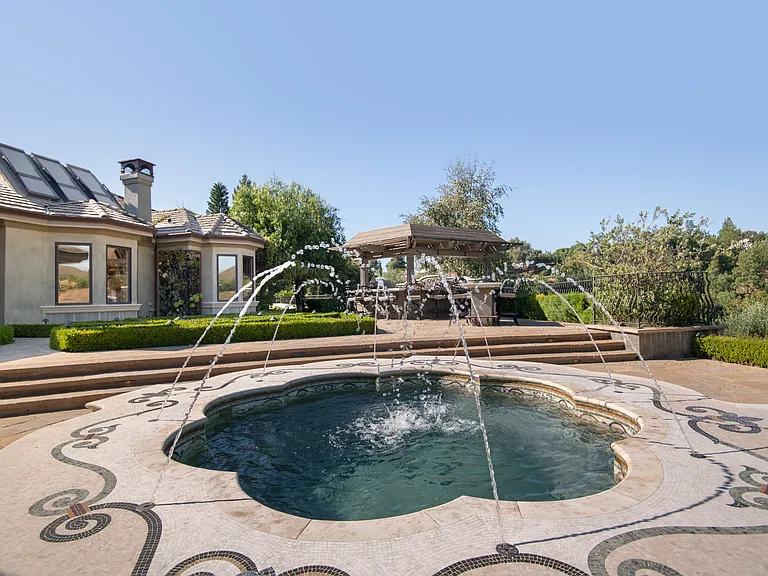 4358 Cresthaven Dr — Photo 46