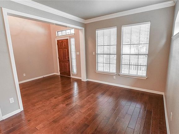 4th image of 1091 Mason St