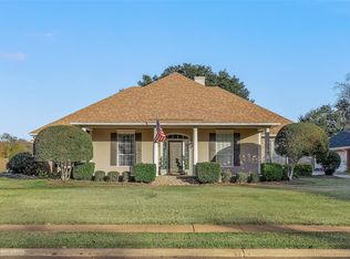438 Summit Dr, Bossier City, LA 71111