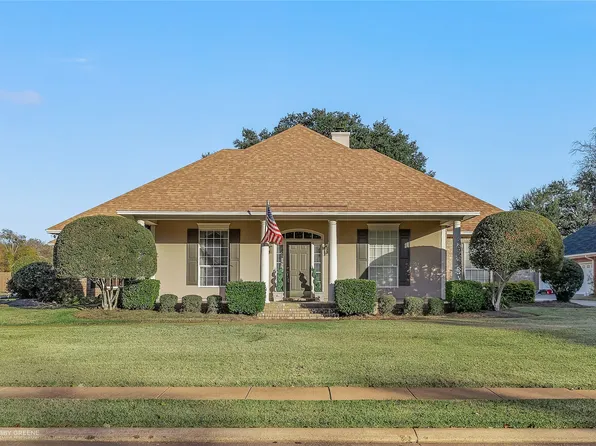 438 Summit Dr, Bossier City, LA 71111