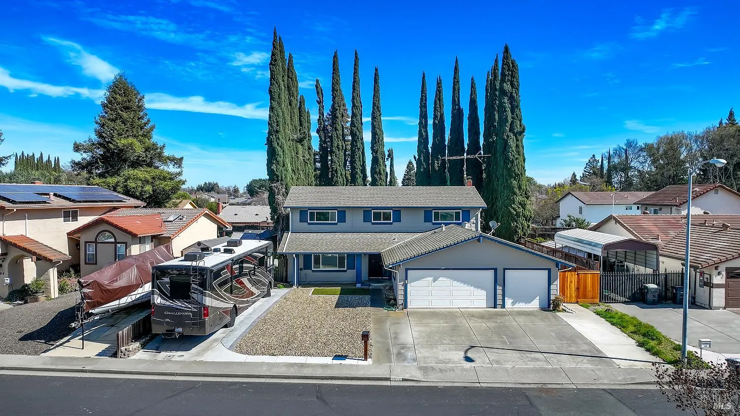 1518 Astoria Dr photo 1
