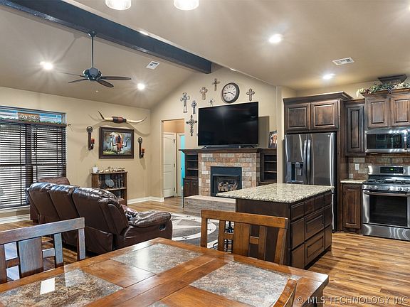 5th image of 129 Founders Ln