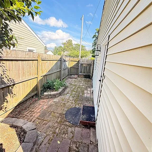 1517 Janke Rd — Photo 10
