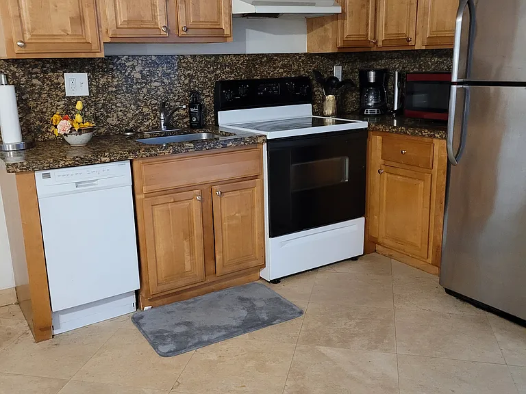 510 NE 17th Ave #105 — Photo 28