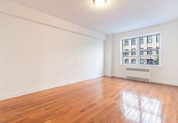 3rd image of 11 E 88th St APT 3B