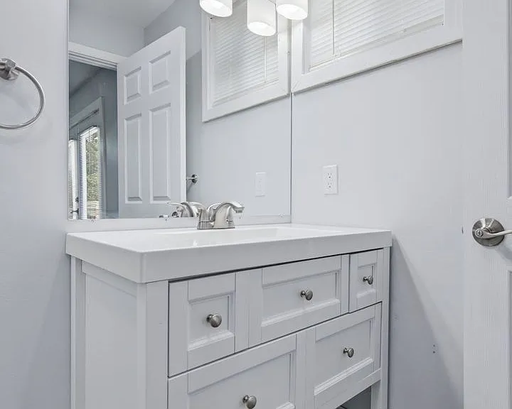 2834 Clifton Ave — Photo 23