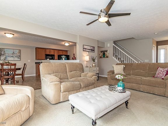 2nd image of 979 Tradewinds Cv