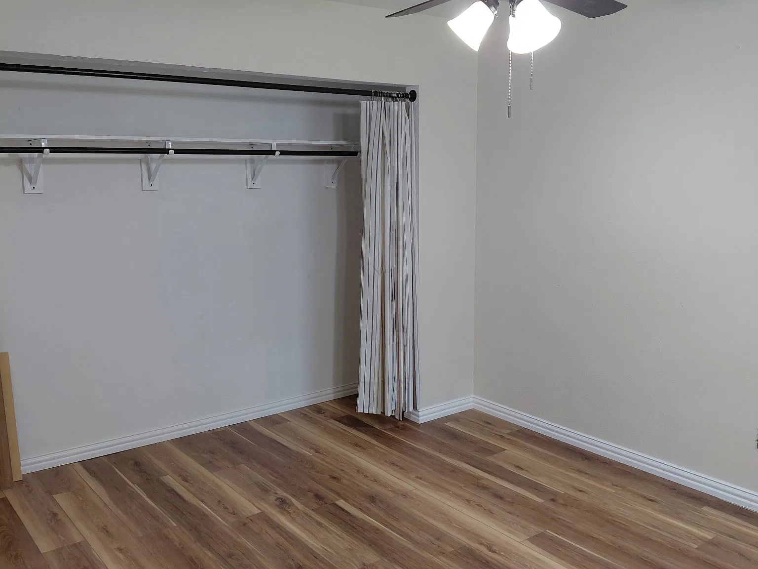 3 bed, 1034 sqft, $1,900 — Photo 3