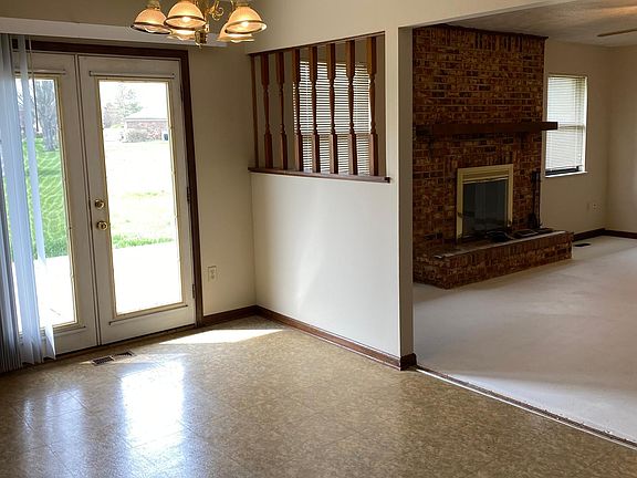 3rd image of 70 Maxwell Ct