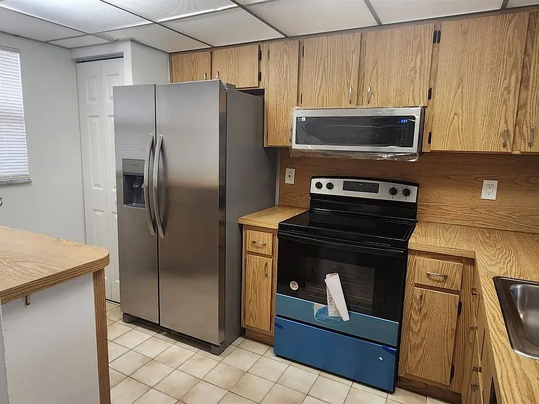 880 NE 207th Ter #104-10 — Photo 5