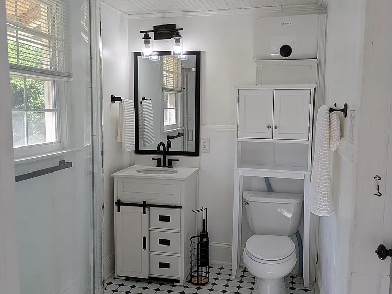 219 E Pressley Ave — Photo 20