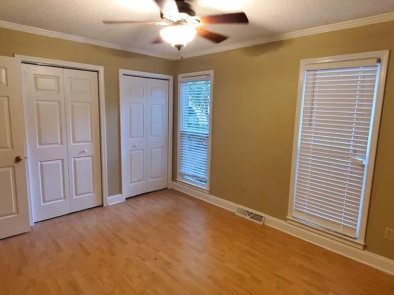 309 Angie Dr — Photo 6