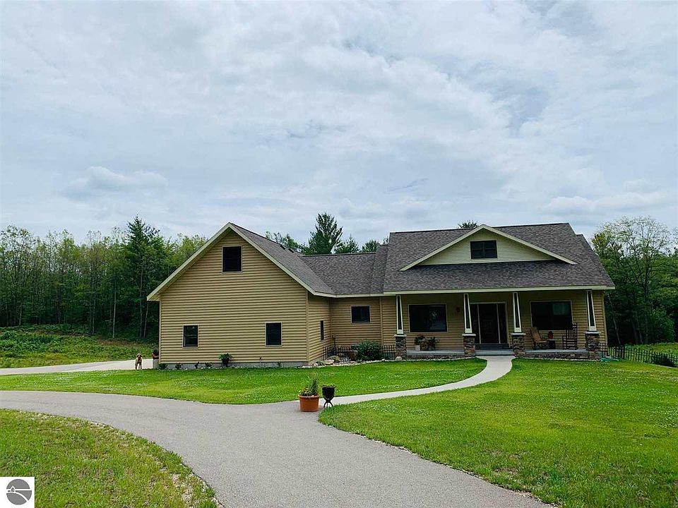 1st image of 445 Bramblewood