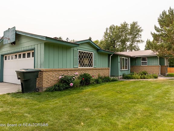 4th image of 380 Teton Ave