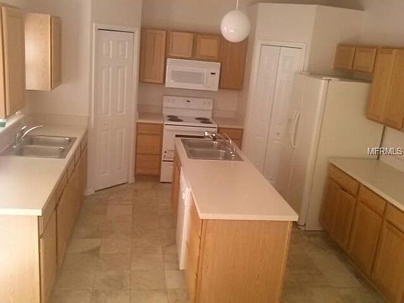 3rd image of 1881 Emerald Cove Blvd