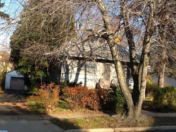 2nd image of 410 Curtiss Ave