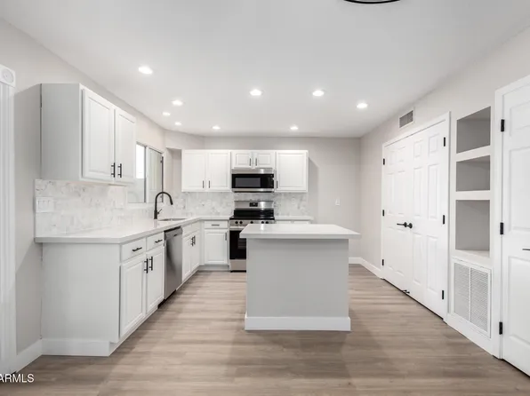 4432 E BELLEVIEW Street, Phoenix, AZ 85008