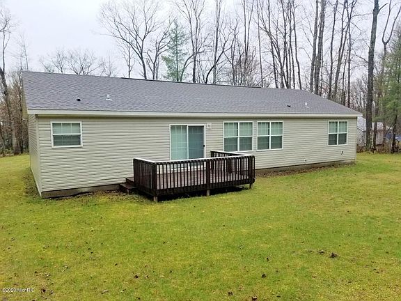 3rd image of 11816 S 92nd St