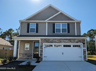 104 S Umbrella Palm Dr, Hampstead, NC 28443