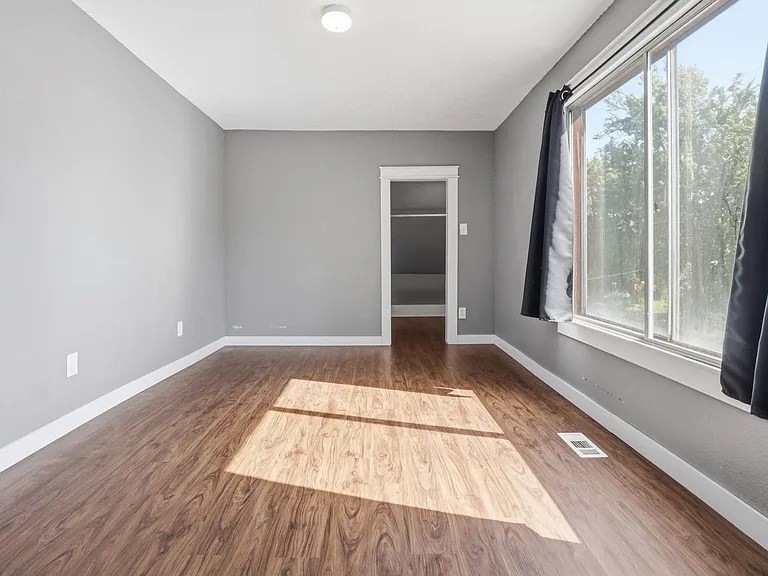 215 E Sherman St #1 — Photo 10