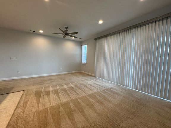 3rd image of 5286 Carmon Dr