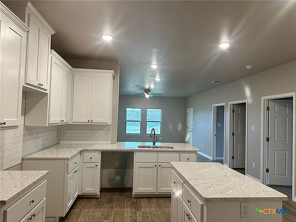 4th image of 5013 White Rose Dr