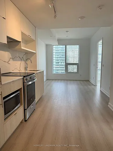 100 Queen St E Photo 1