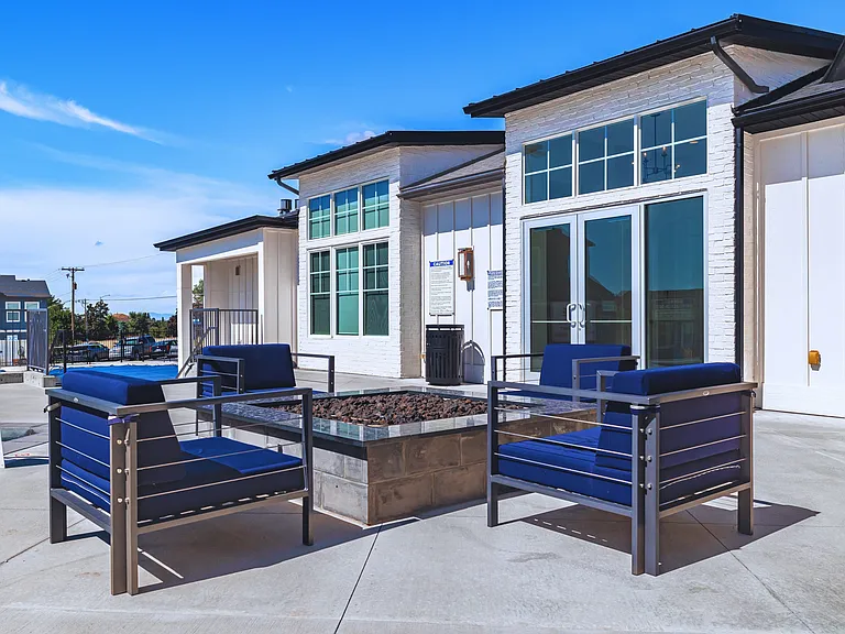 Vista Amenities-1