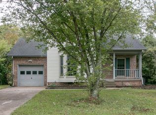 2122 Single Tree Dr, Clarksville, TN 37040