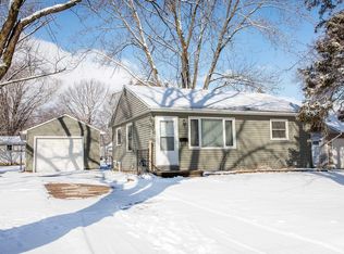 202 Iowa St, Waverly, IA 50677