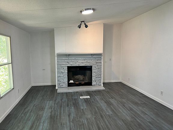 5th image of 37 E Cedar St