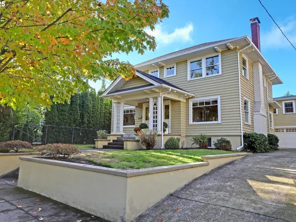 2704 NE Hamblet St, Portland, OR 97212