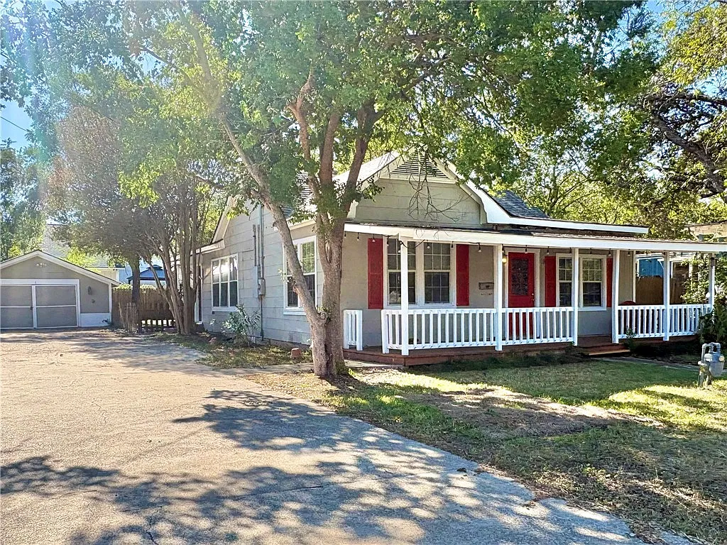 2 bed, 3.0 bath, 1380 sqft, $1,700 — Photo 1