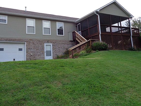 2nd image of 4556 Yorkshire Ln
