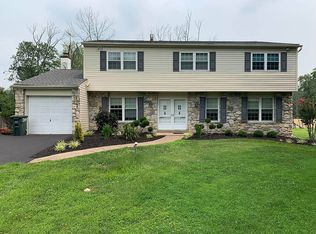41 Kingsclere Dr, Southampton, PA