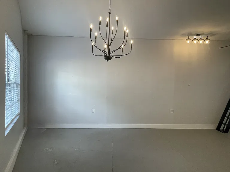 2305 W Texas Ave #5 — Photo 32