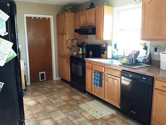 3rd image of 321 Heilprin Ave