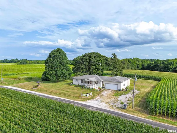 10975 Colbrook Rd, Carlinville, IL 62626
