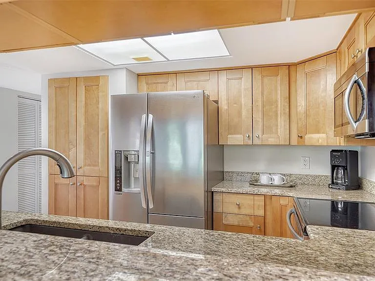 835 S Osprey Ave #201 — Photo 12