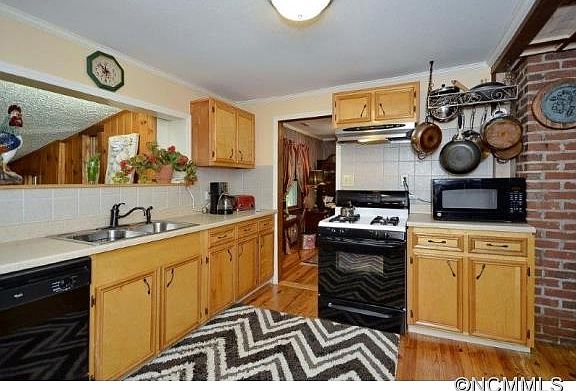 4th image of 611 E Patterson St
