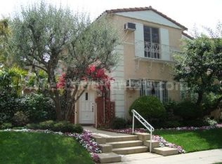 150 S Canon Dr APT 3, Beverly Hills, CA 90212