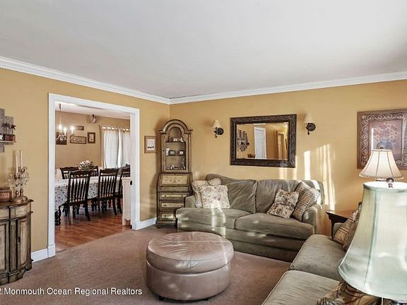 3rd image of 1114 Crystal Dr
