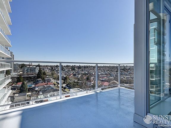 4th image of 2221 E 30th Ave #1102