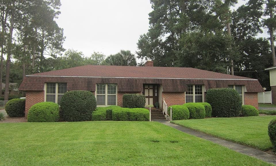 1st image of 103 Fairway Dr