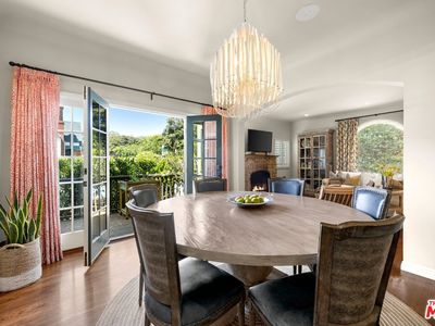 403 S Bundy Dr, Los Angeles, CA, 90049