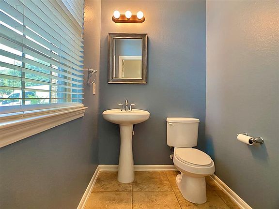 5th image of 26810 Harmony Shores Dr
